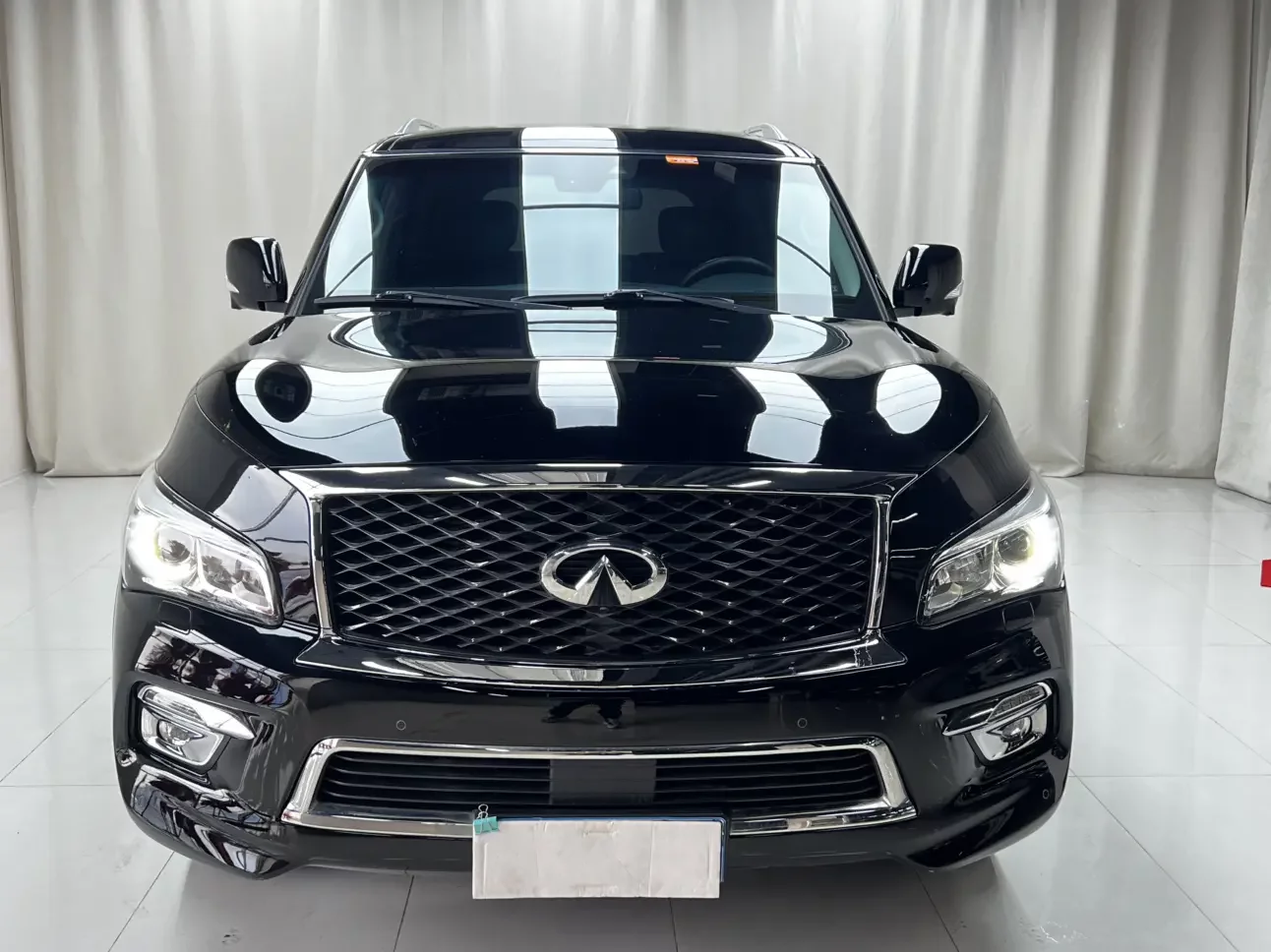 Infiniti QX80