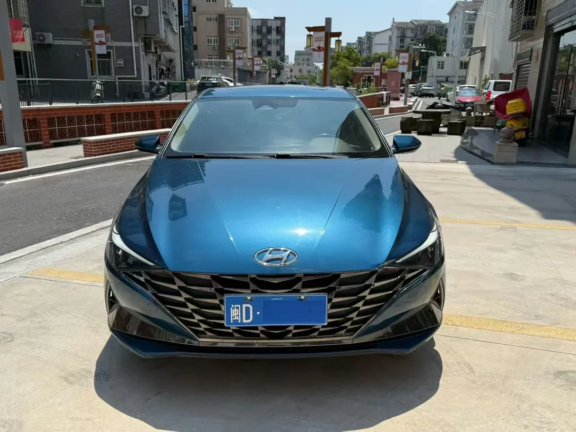 Hyundai Elantra