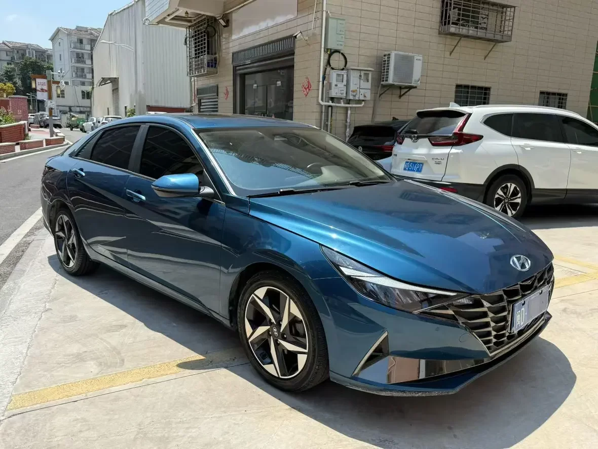Hyundai Elantra