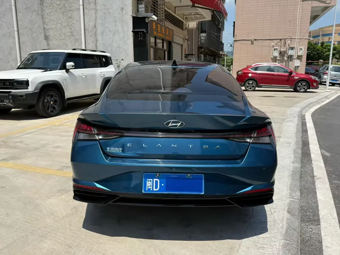 Hyundai Elantra
