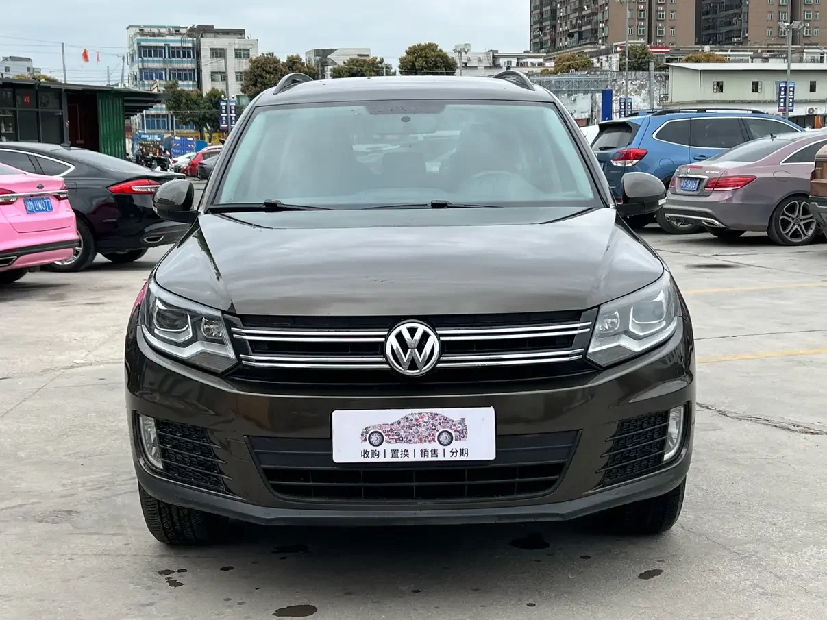 Volkswagen Tiguan (Tharu)