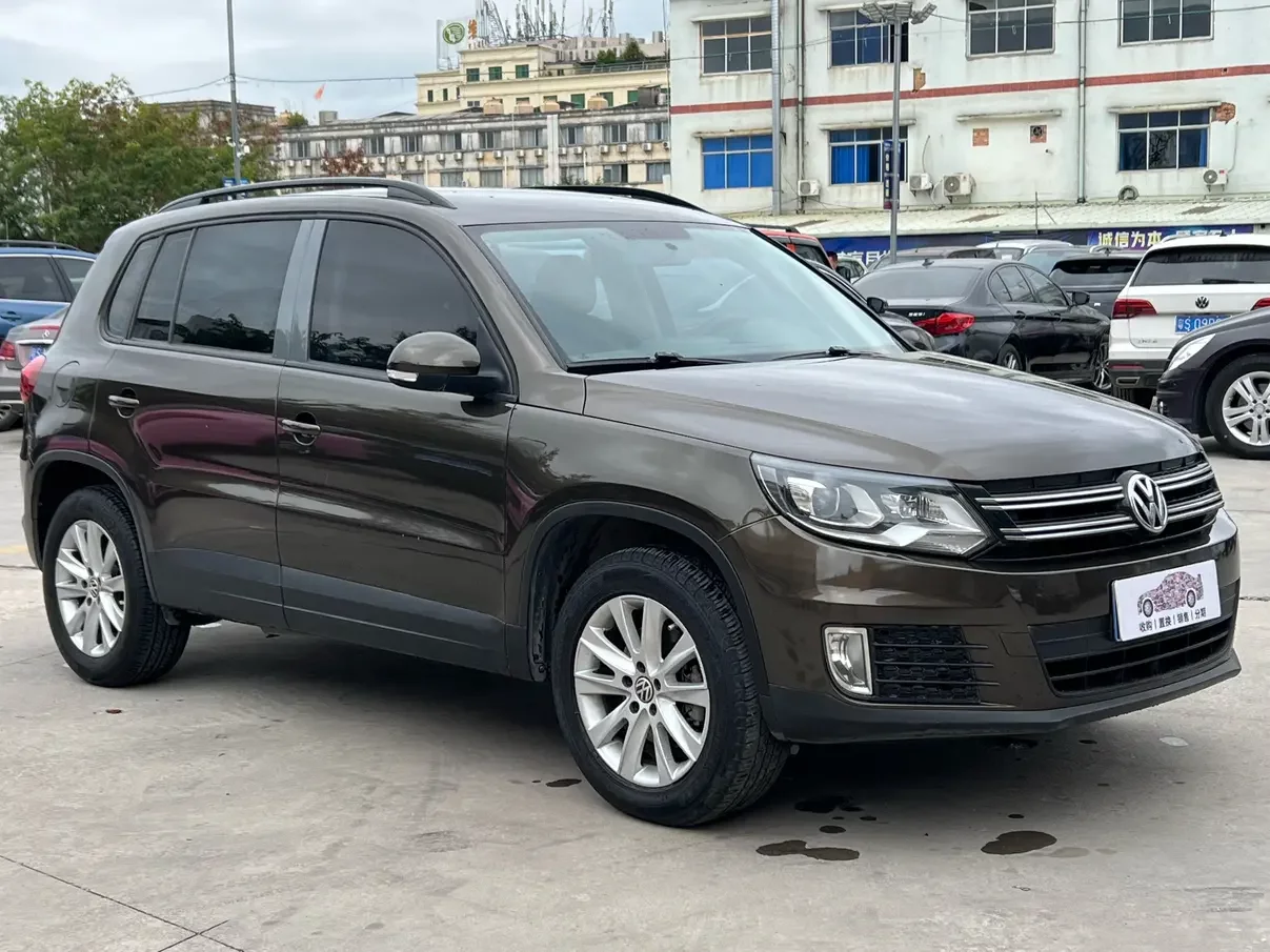 Volkswagen Tiguan (Tharu)