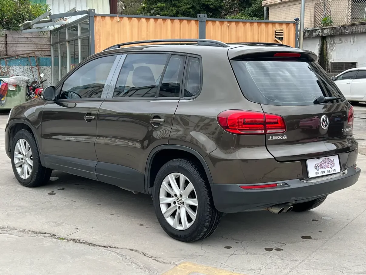 Volkswagen Tiguan (Tharu)