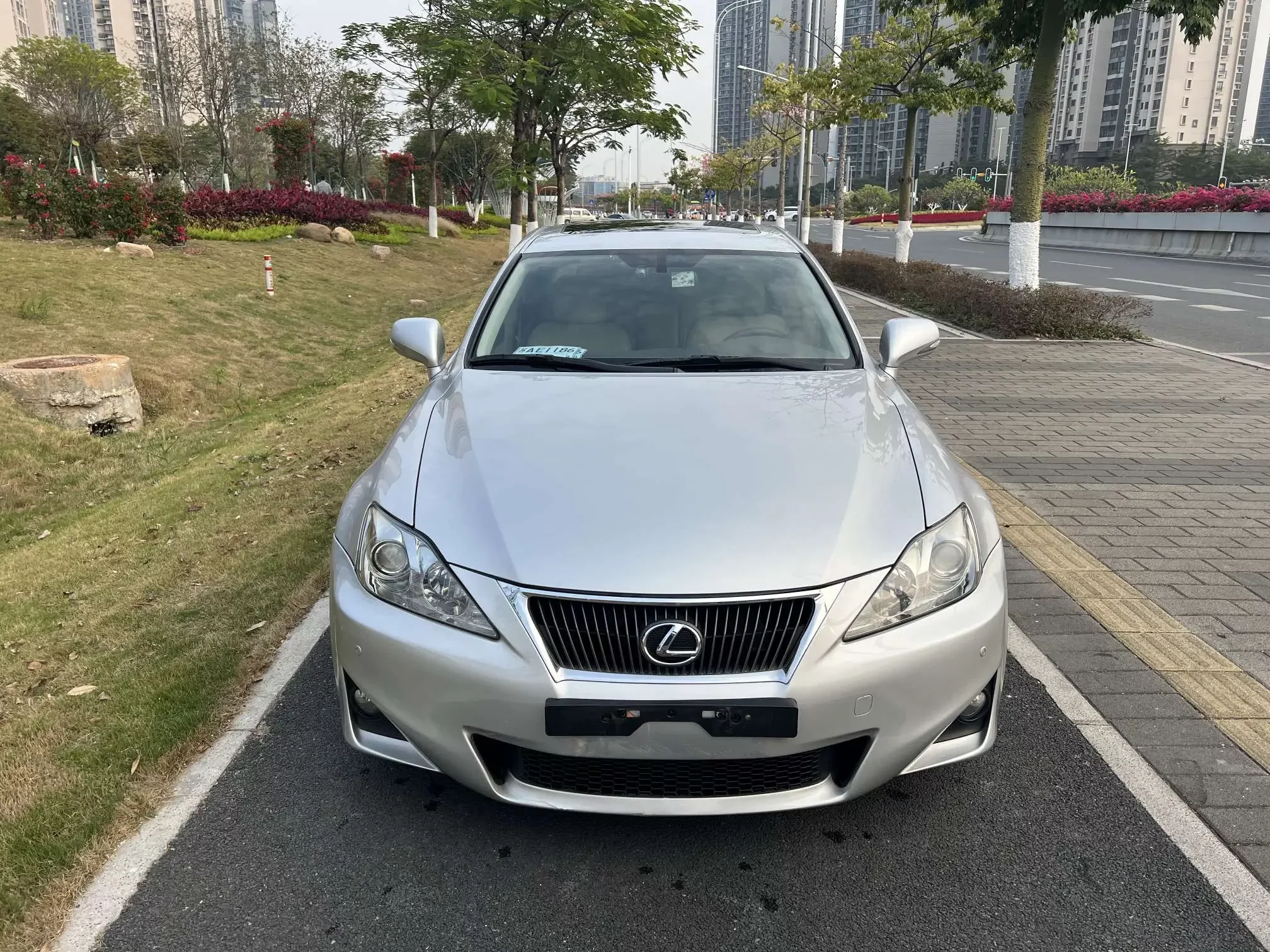 Lexus IS