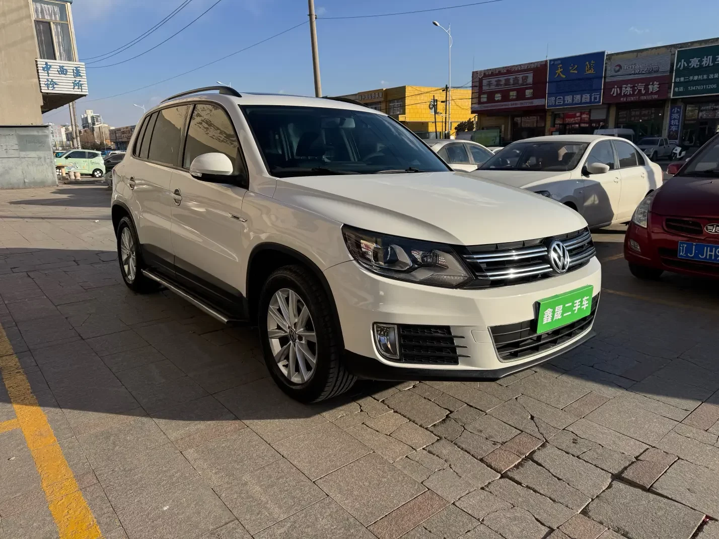 Volkswagen Tiguan (Tharu)