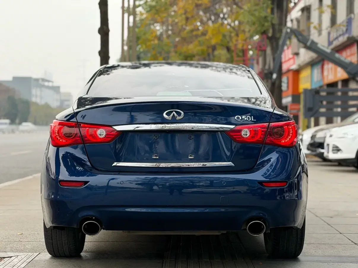 Infiniti Q50L