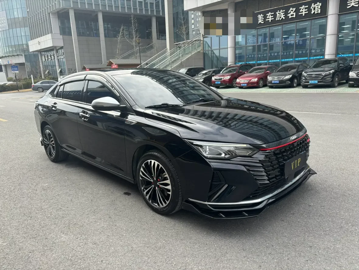 Dongfeng Yixuan MAX