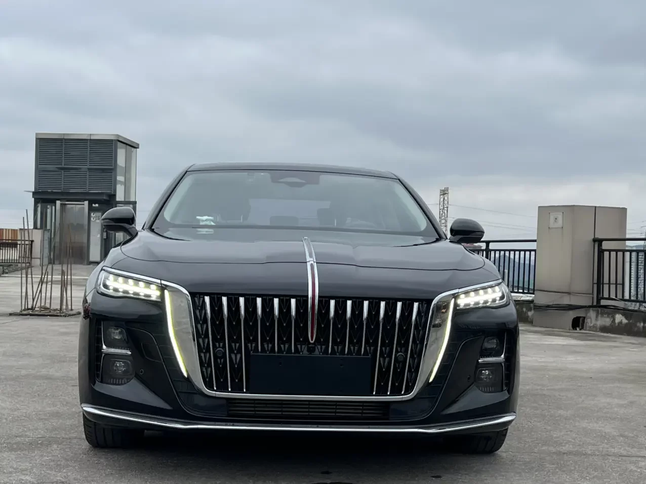 Hongqi H5
