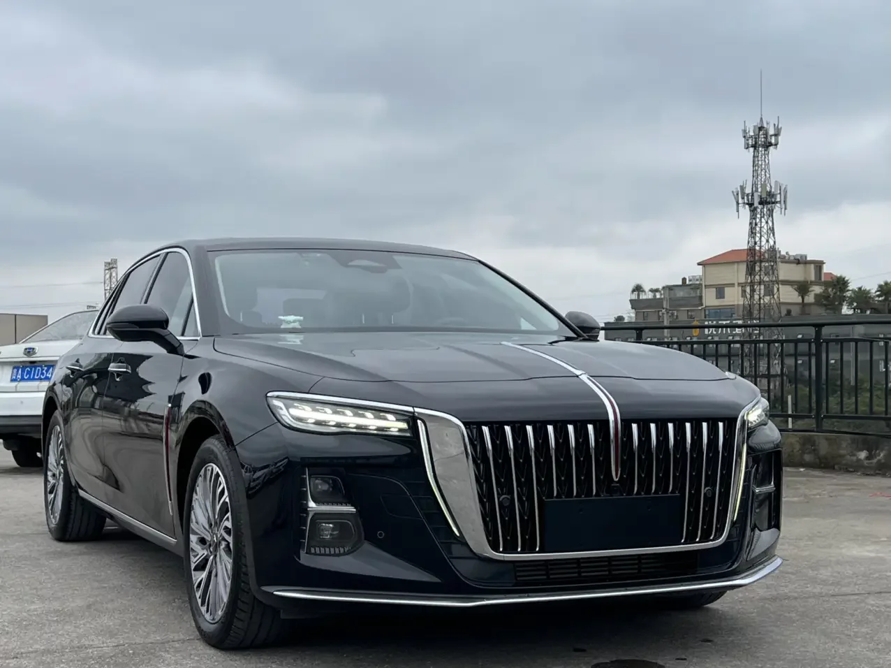 Hongqi H5