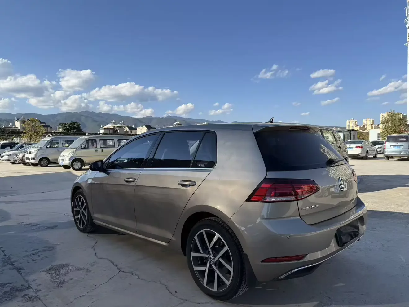 Volkswagen golf