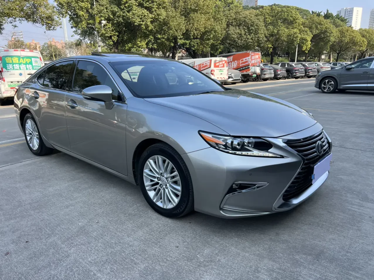 Lexus ES