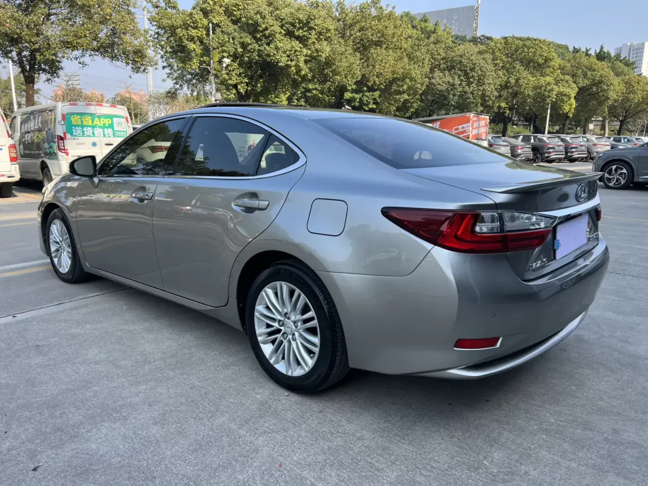 Lexus ES
