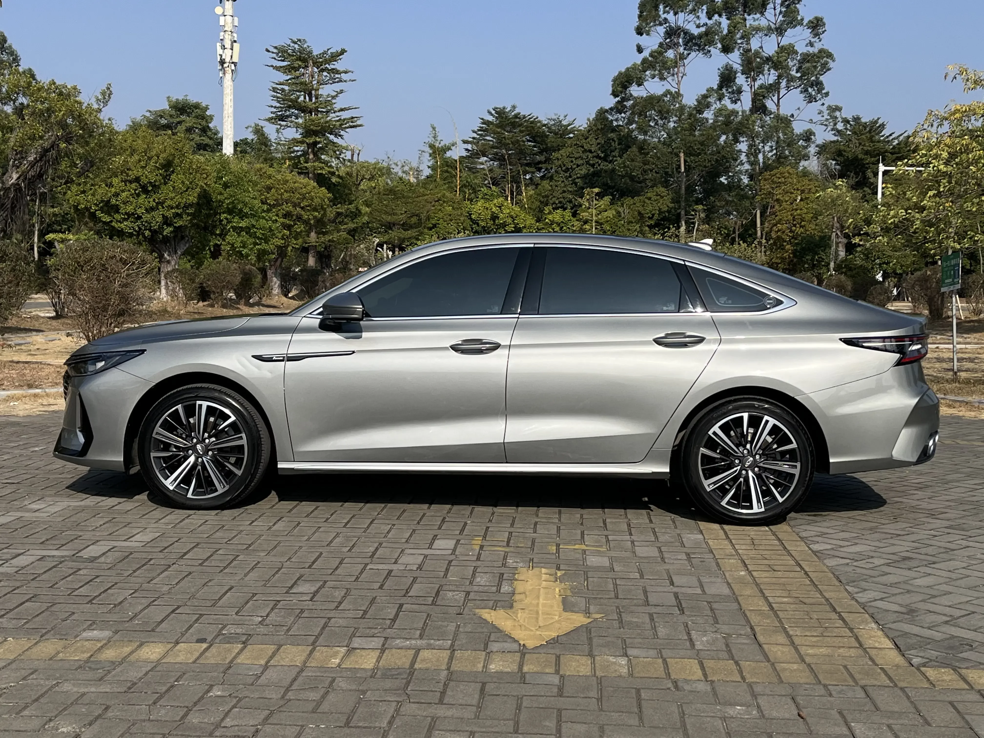 Chery Arrizo 8