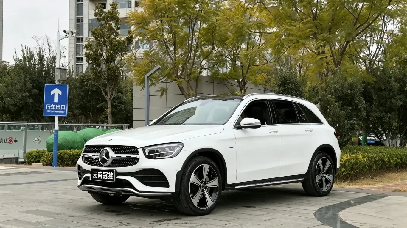 MERCEDES-BENZ GLC