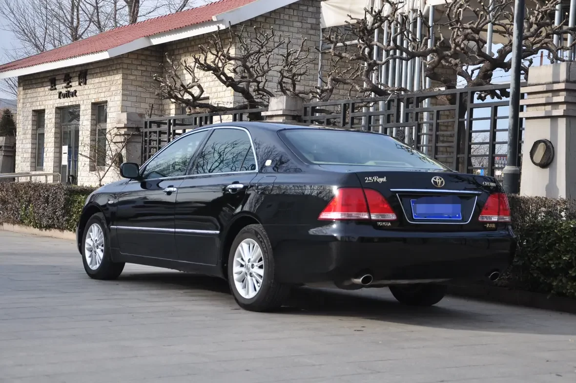Toyota crown