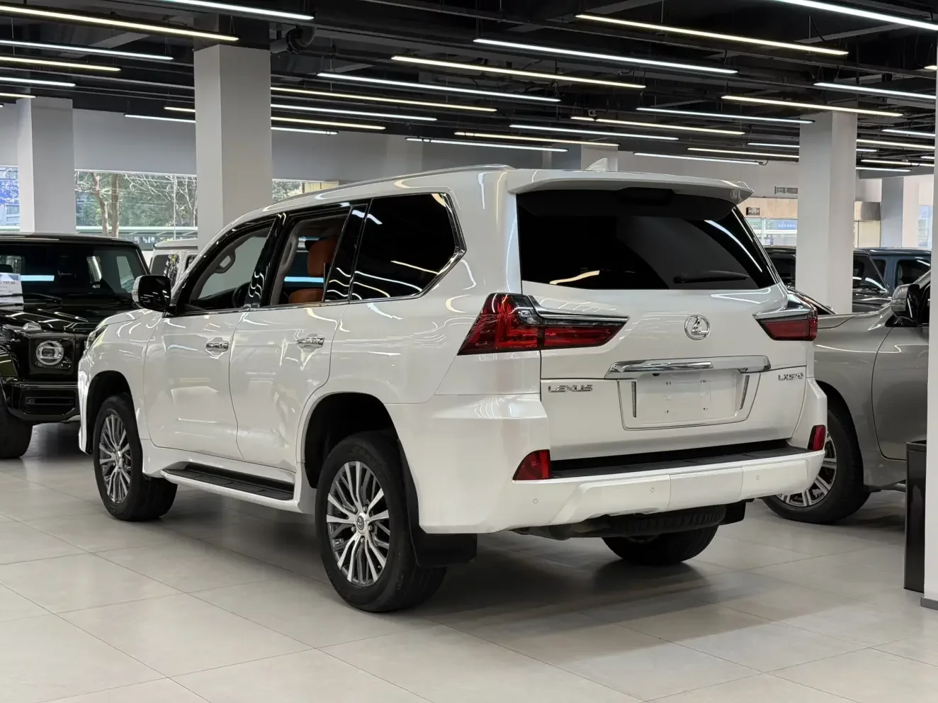 Lexus LX