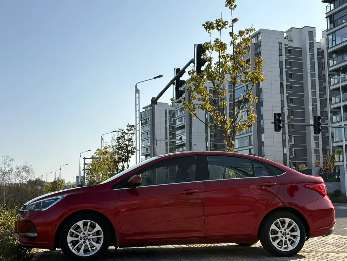 Chery Arrizo 5