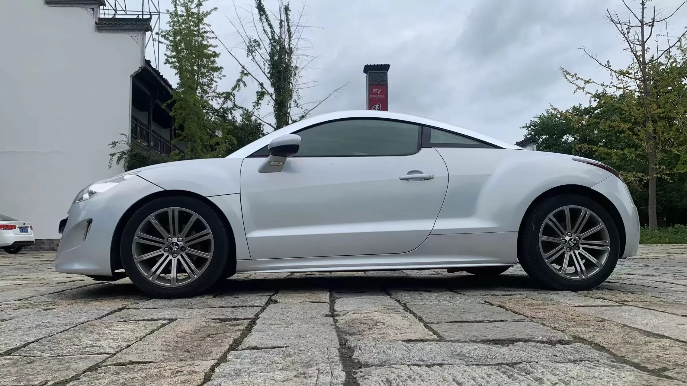 Peugeot RCZ