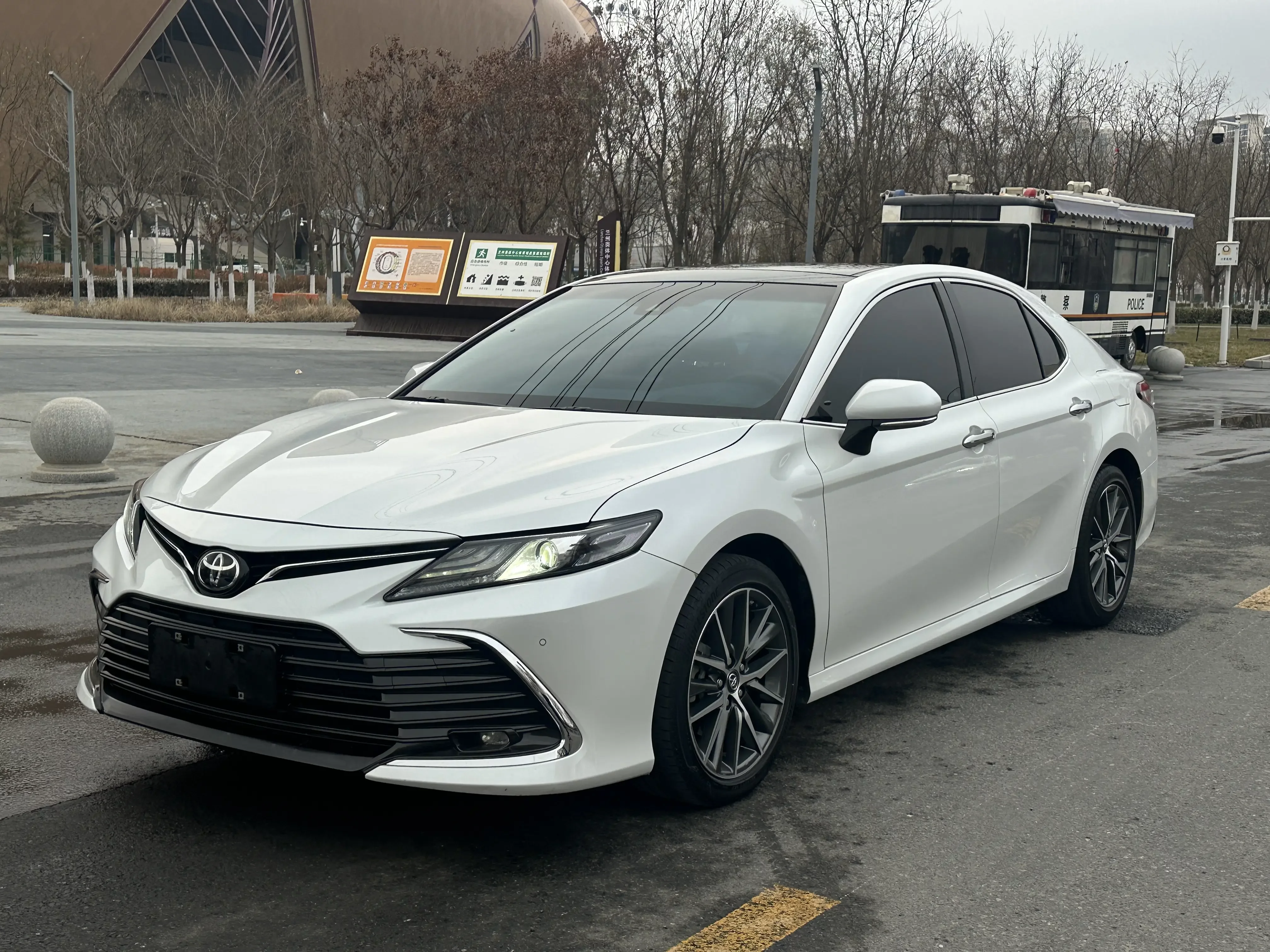 TOYOTA CAMRY