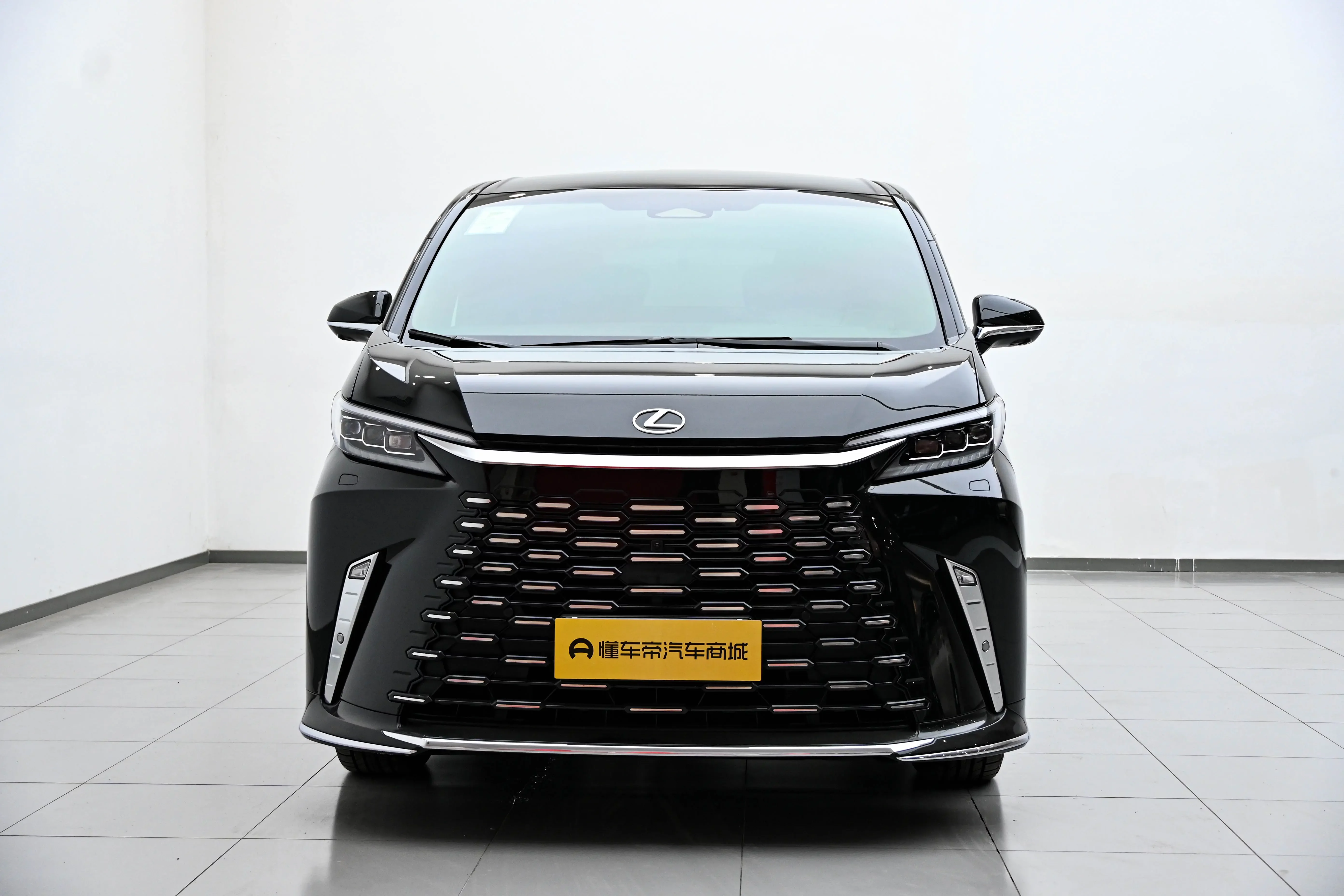 Lexus LM