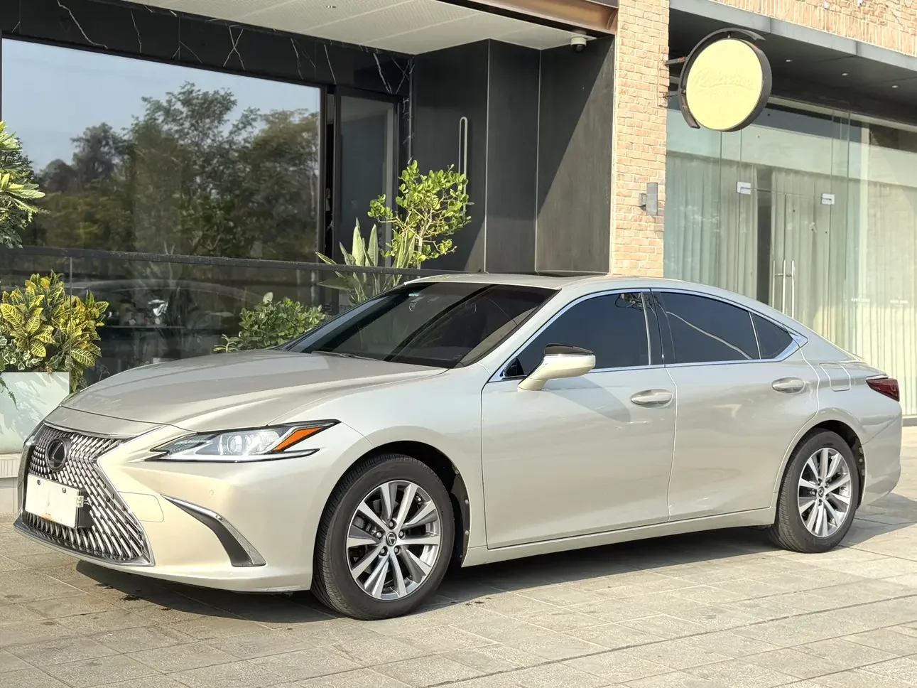 Lexus ES