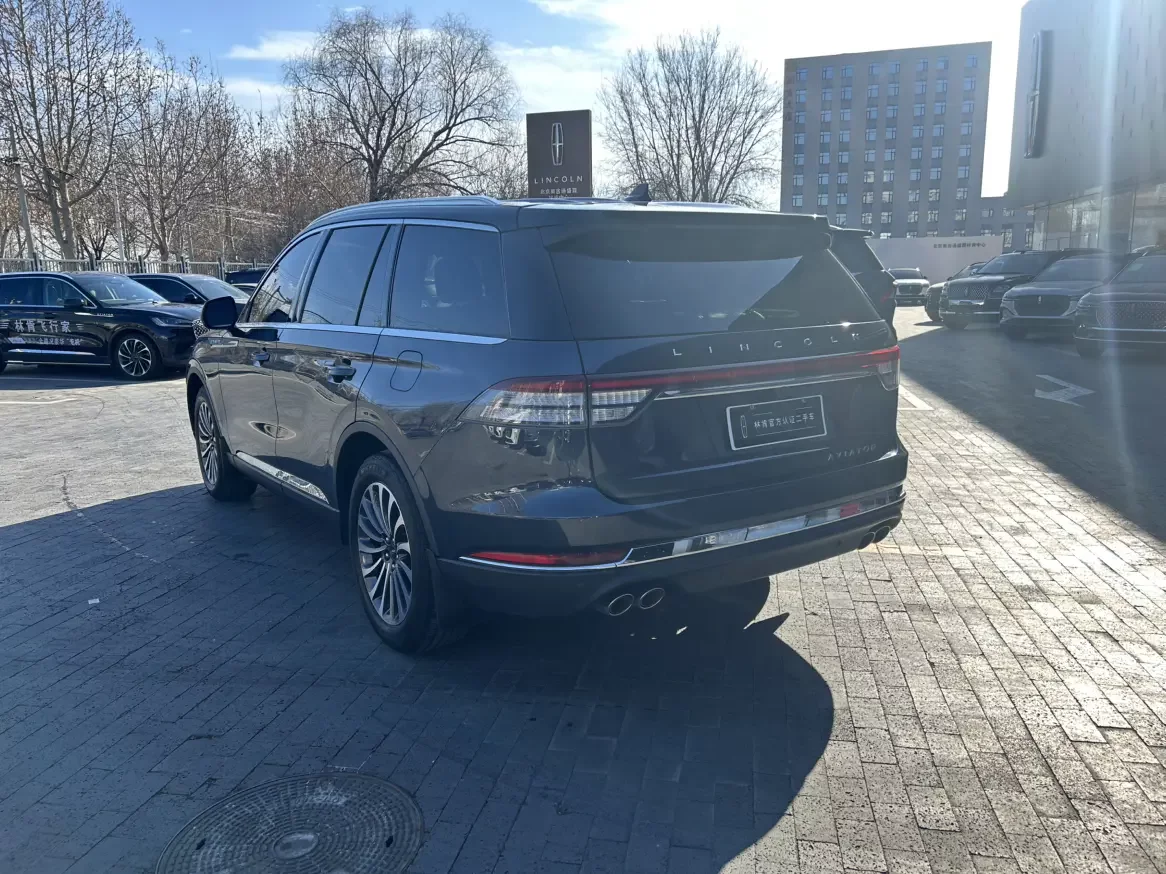 Lincoln aviator