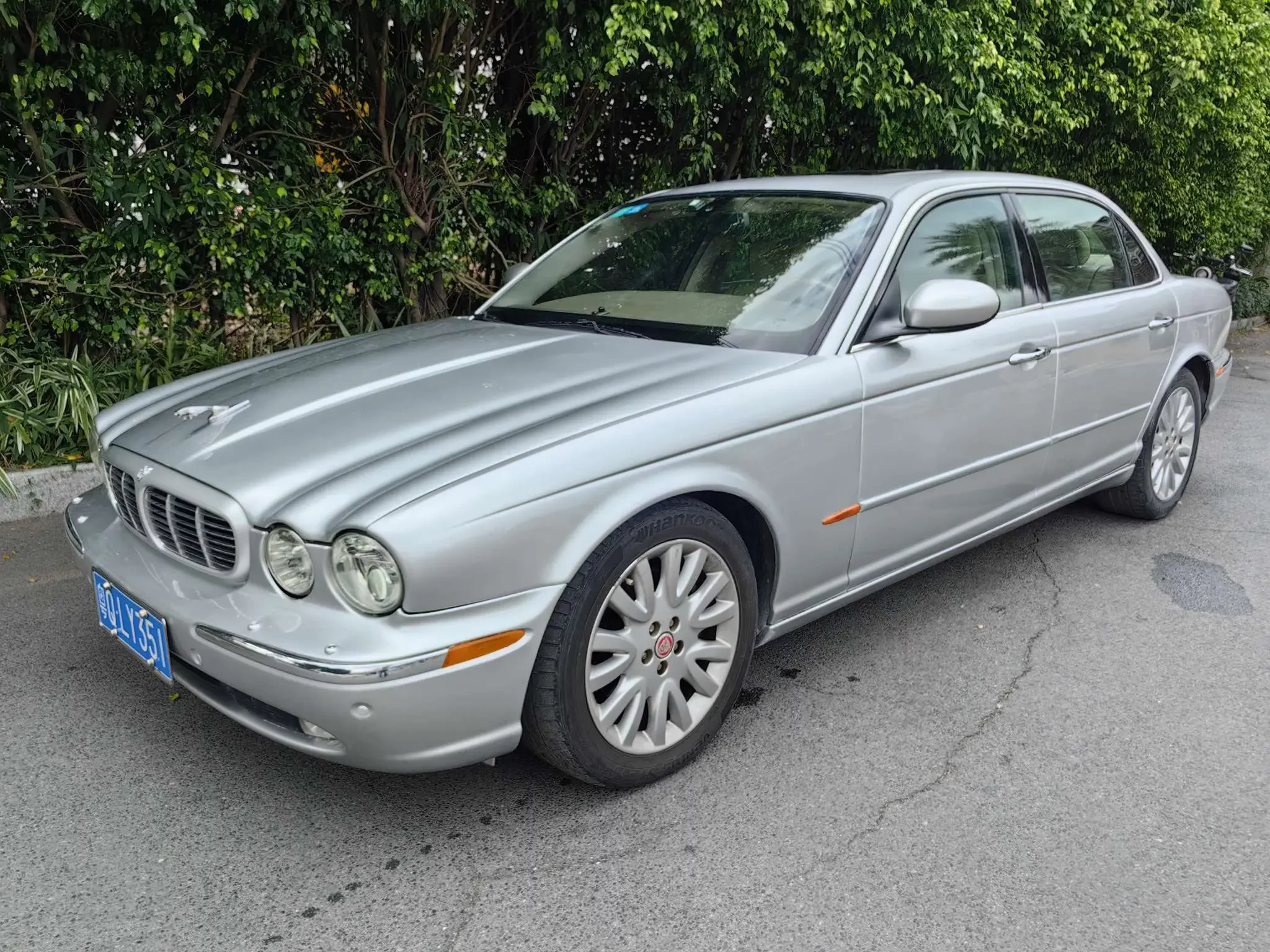 Jaguar XJ