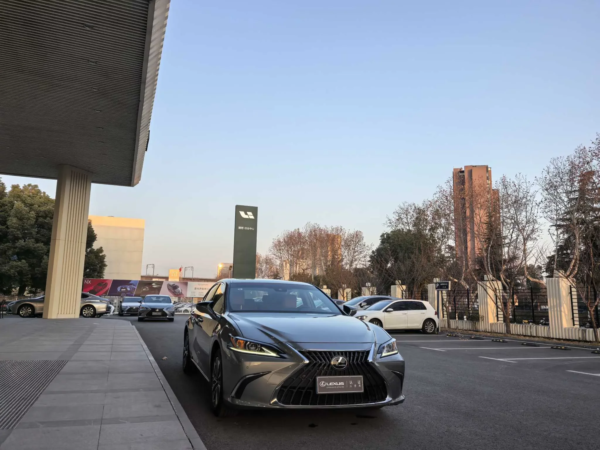 Lexus ES