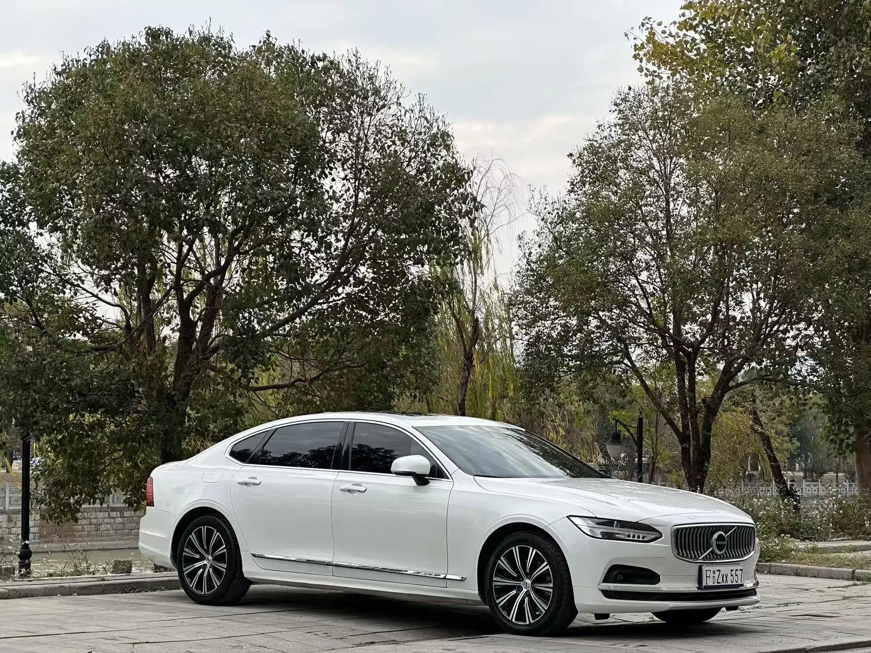 Volvo S90