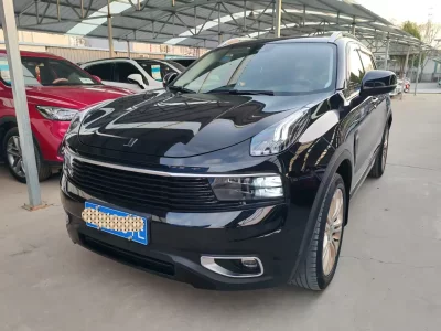 Lynk & Co 01