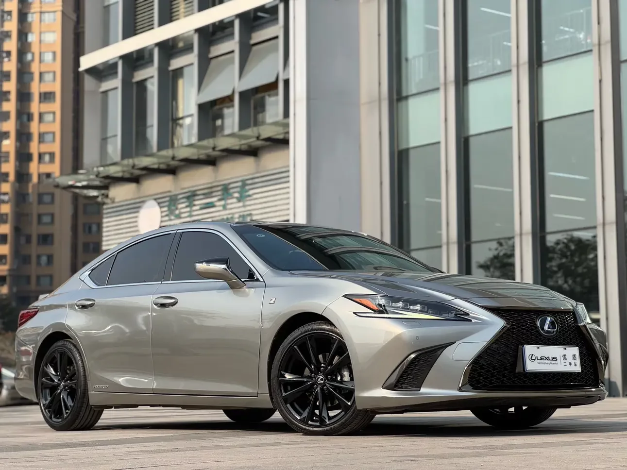 Lexus ES