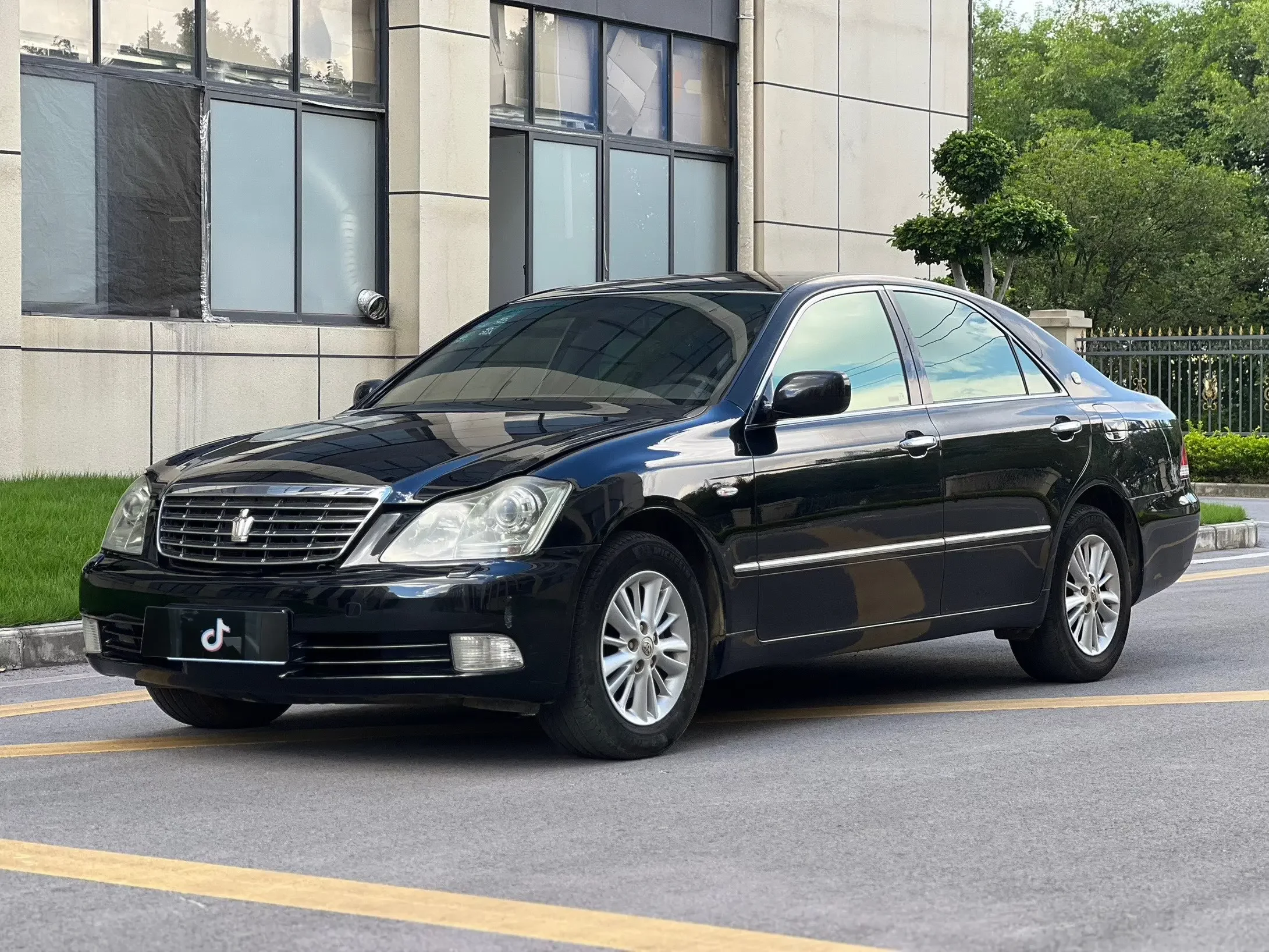 Toyota crown