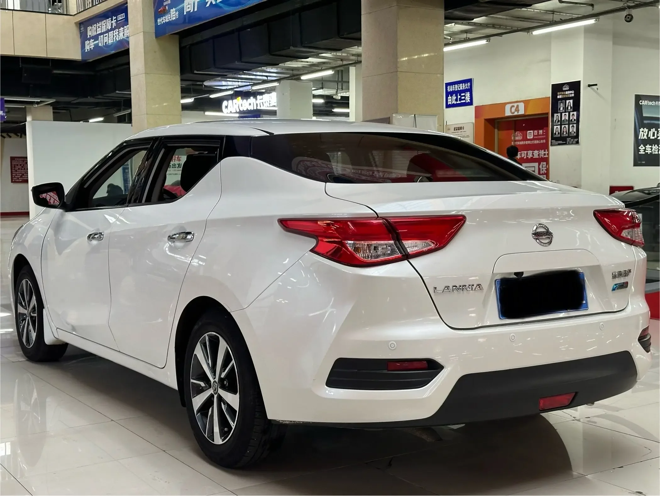 Nissan bluebird