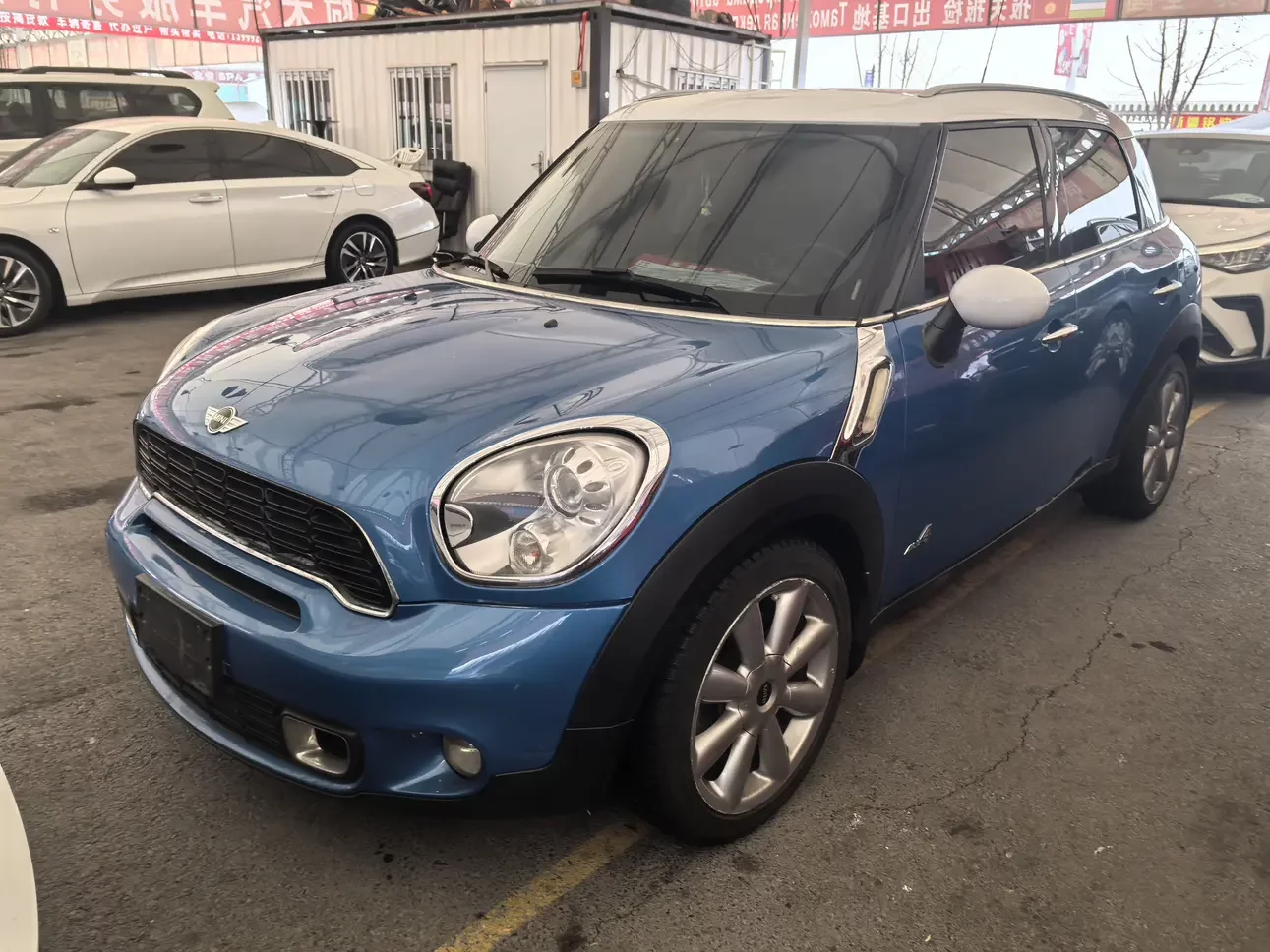 MINI COUNTRYMAN