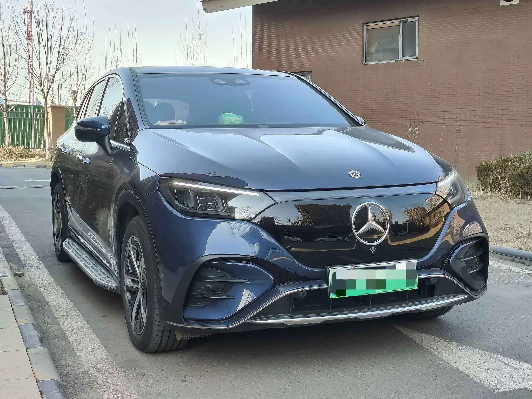 Mercedes-Benz EQE SUV