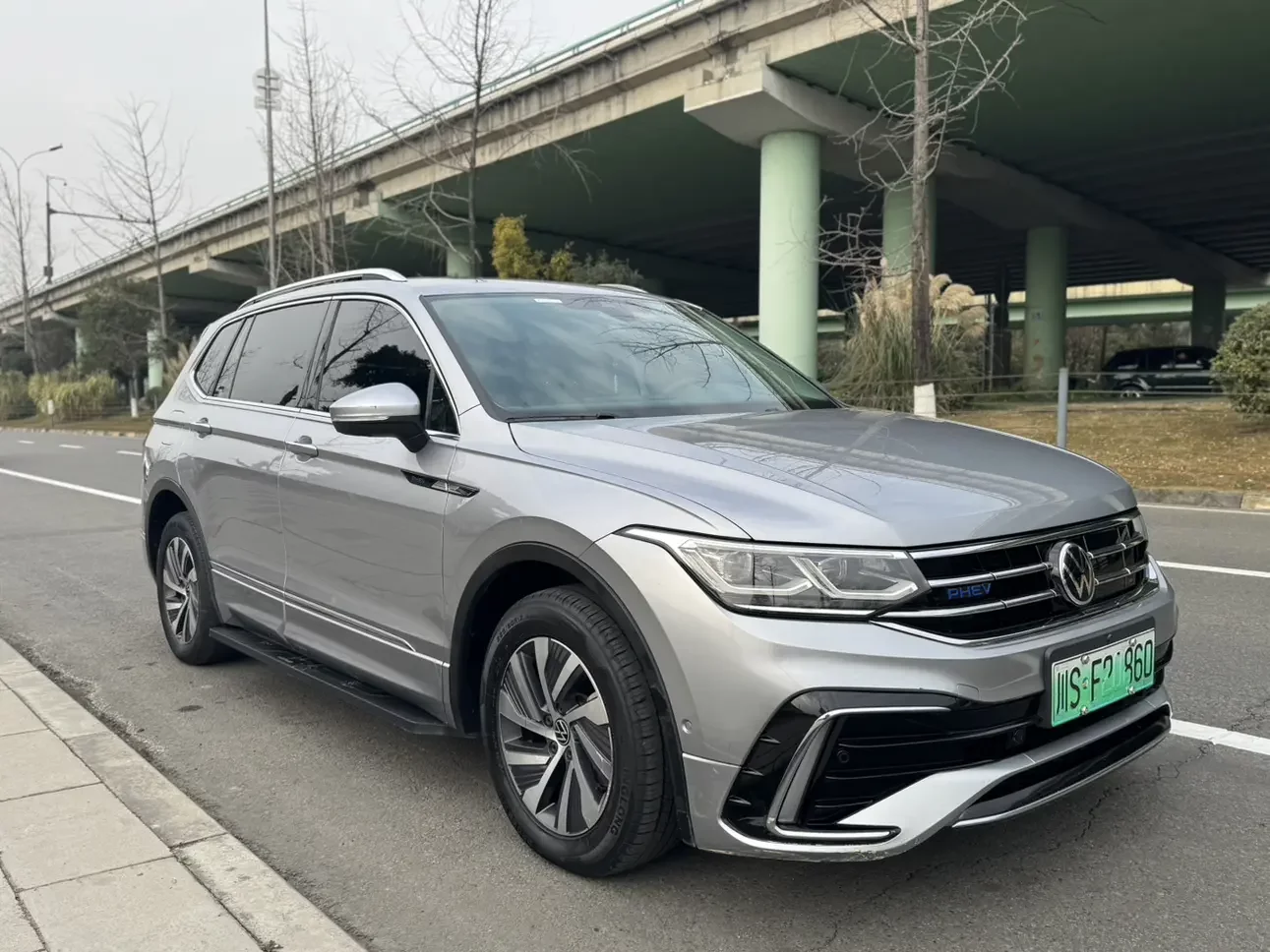 Volkswagen Tiguan L PHEV