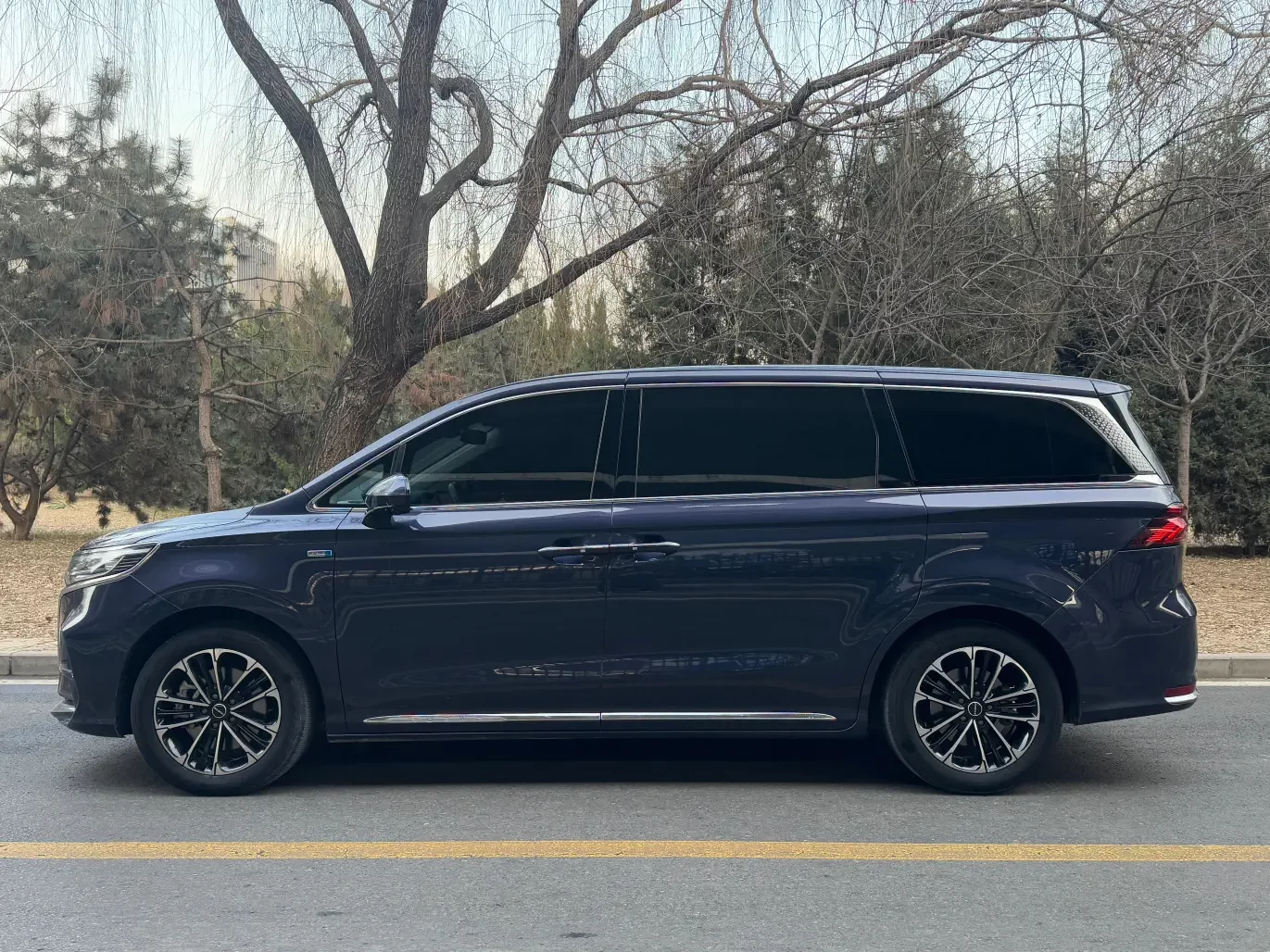 Roewe iMAX8