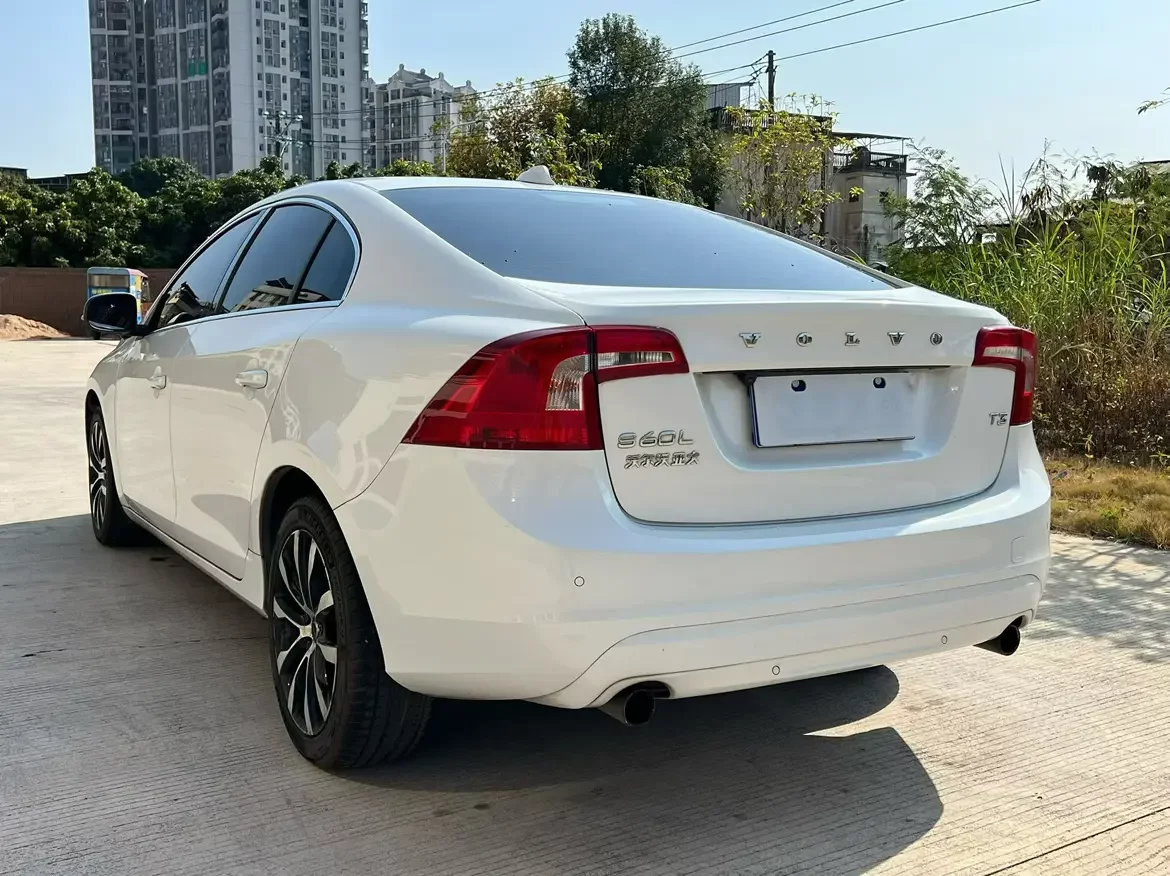 Volvo S60