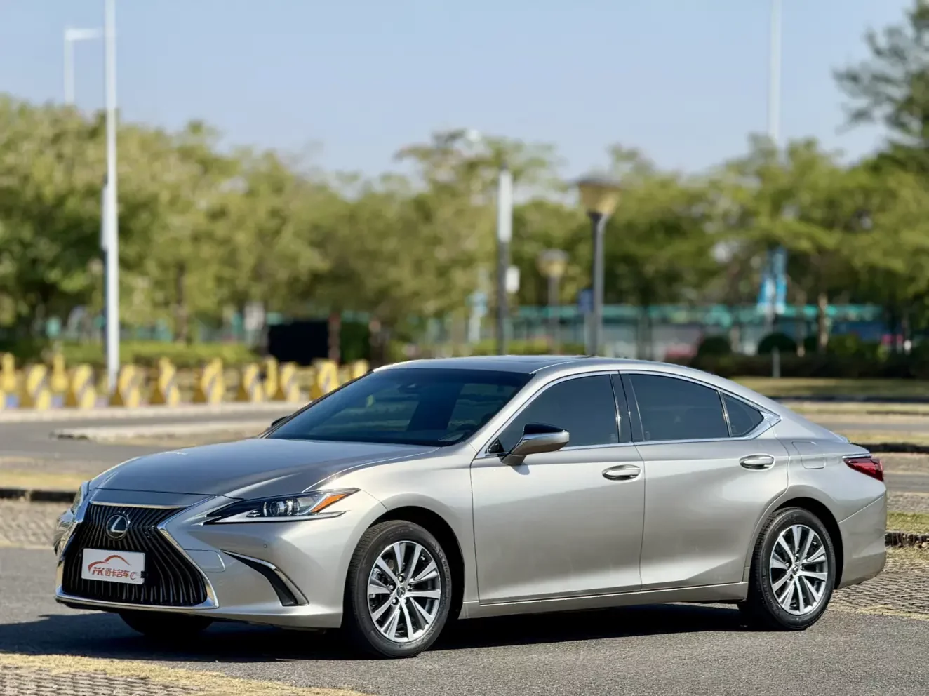 Lexus ES