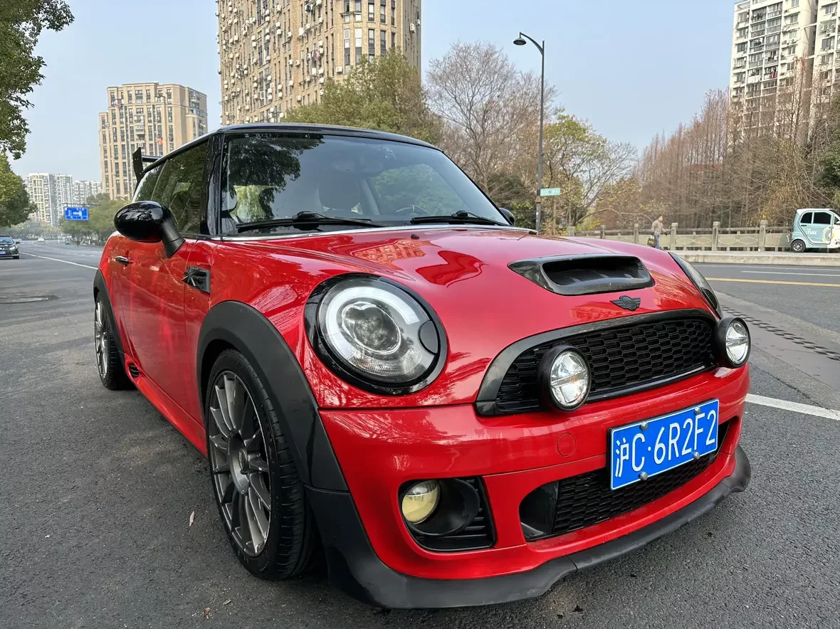 MINI CLUBMAN