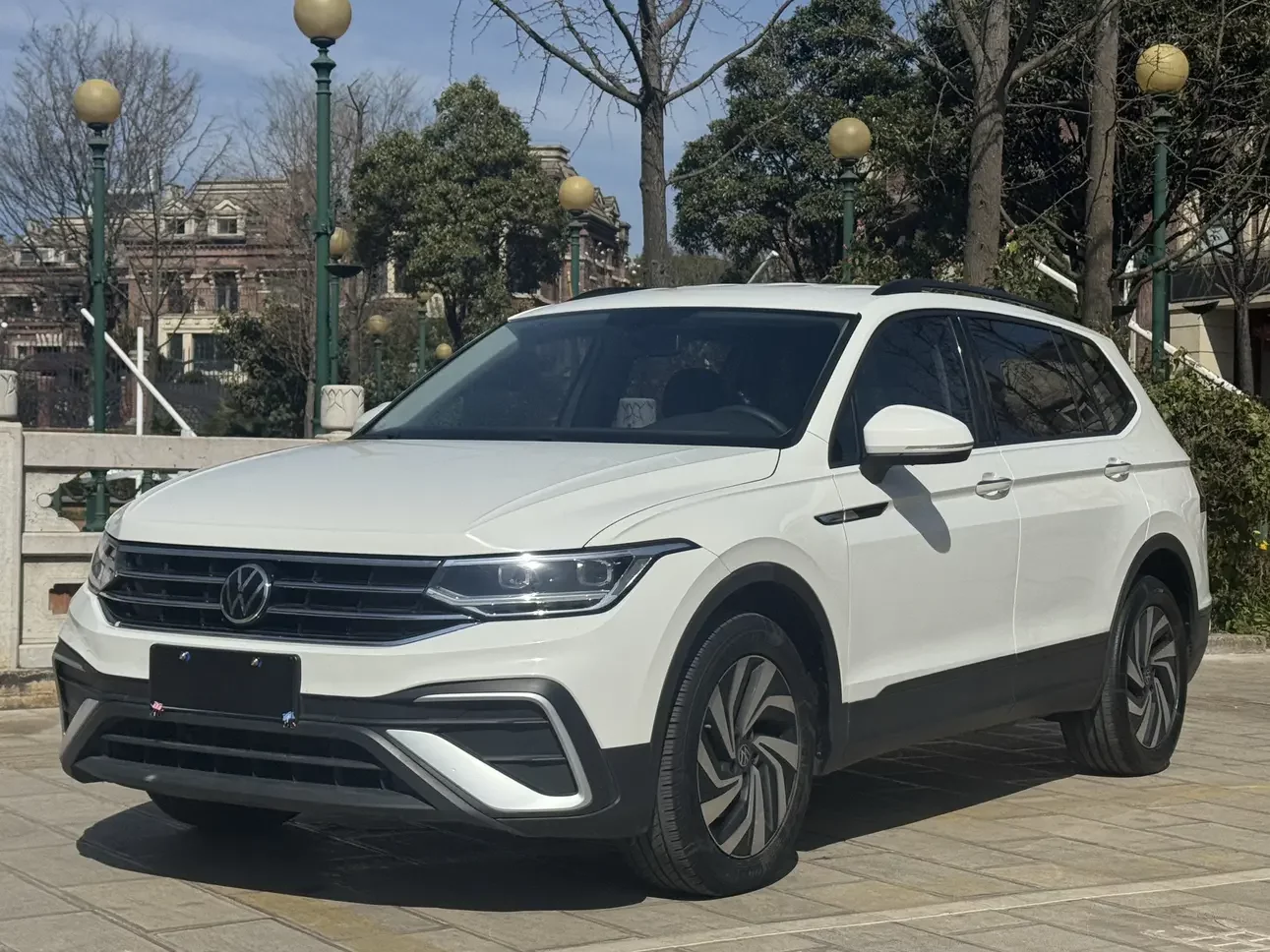 Volkswagen Tiguan L