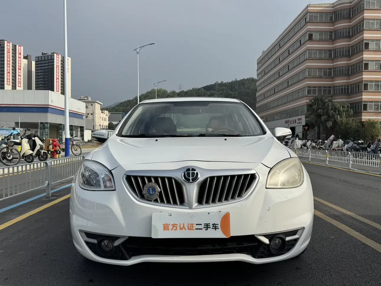 Brilliance Zhonghua H330