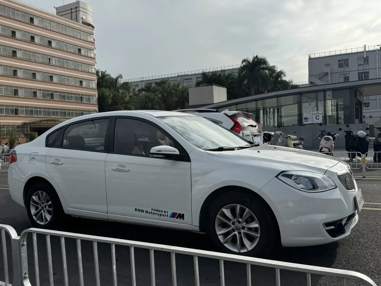 Brilliance Zhonghua H330