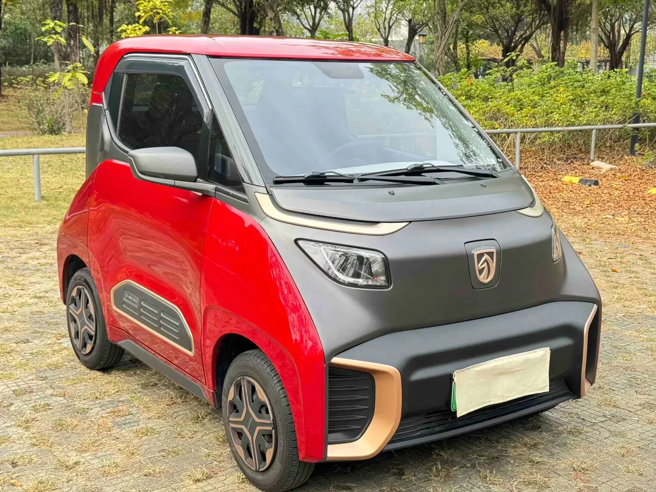 Baojun E200