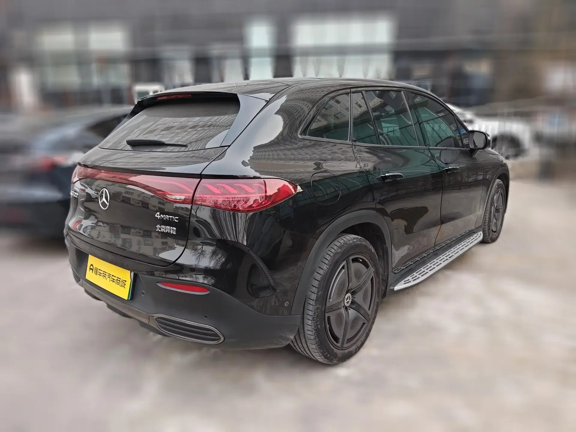 Mercedes-Benz EQE SUV
