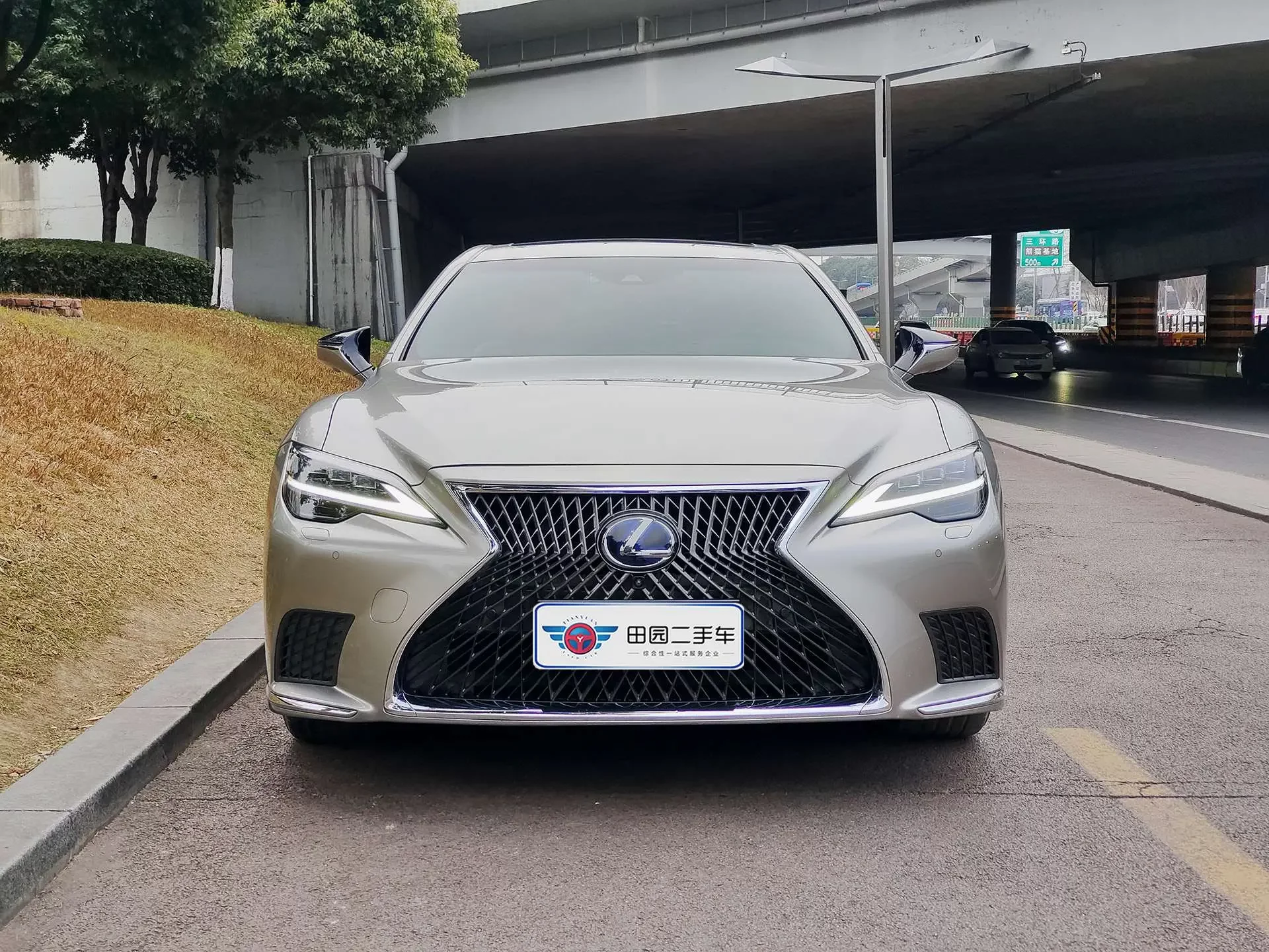 Lexus LS