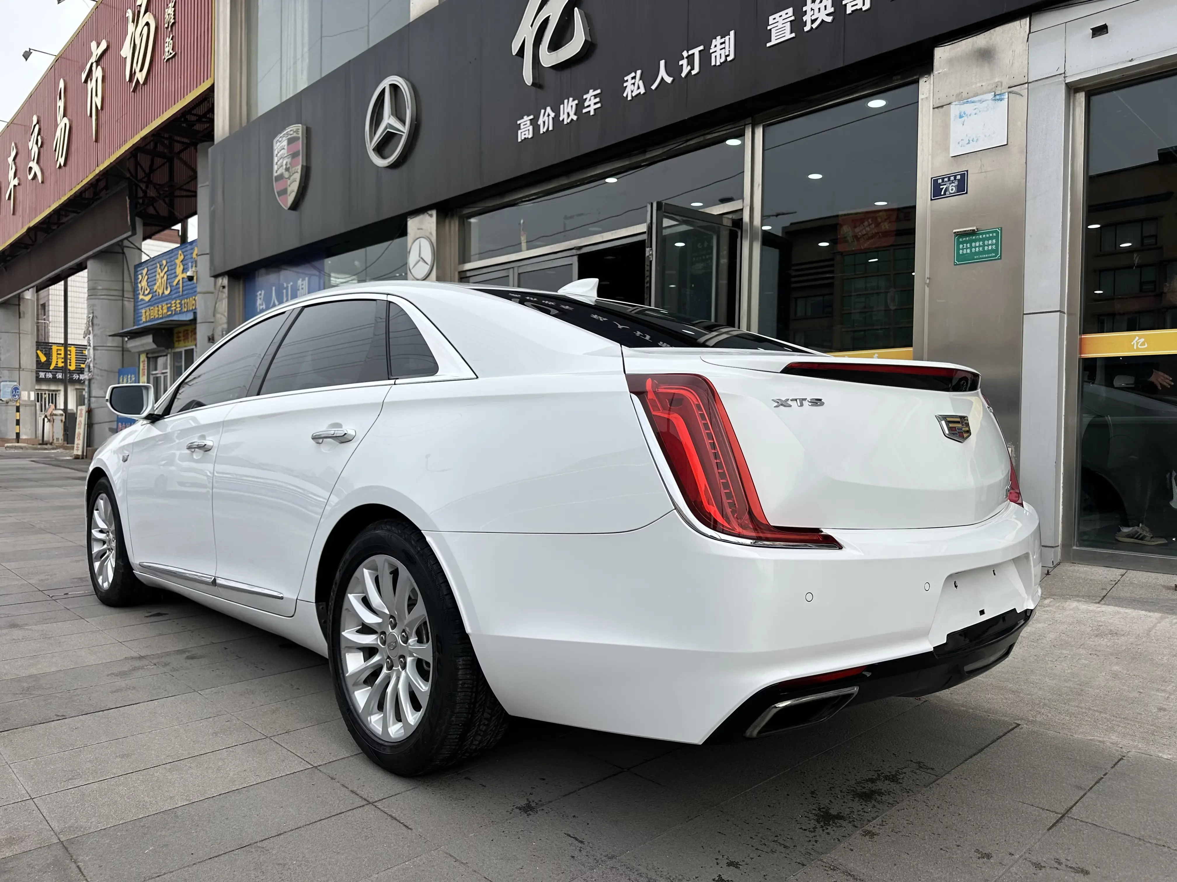 Cadillac XTS