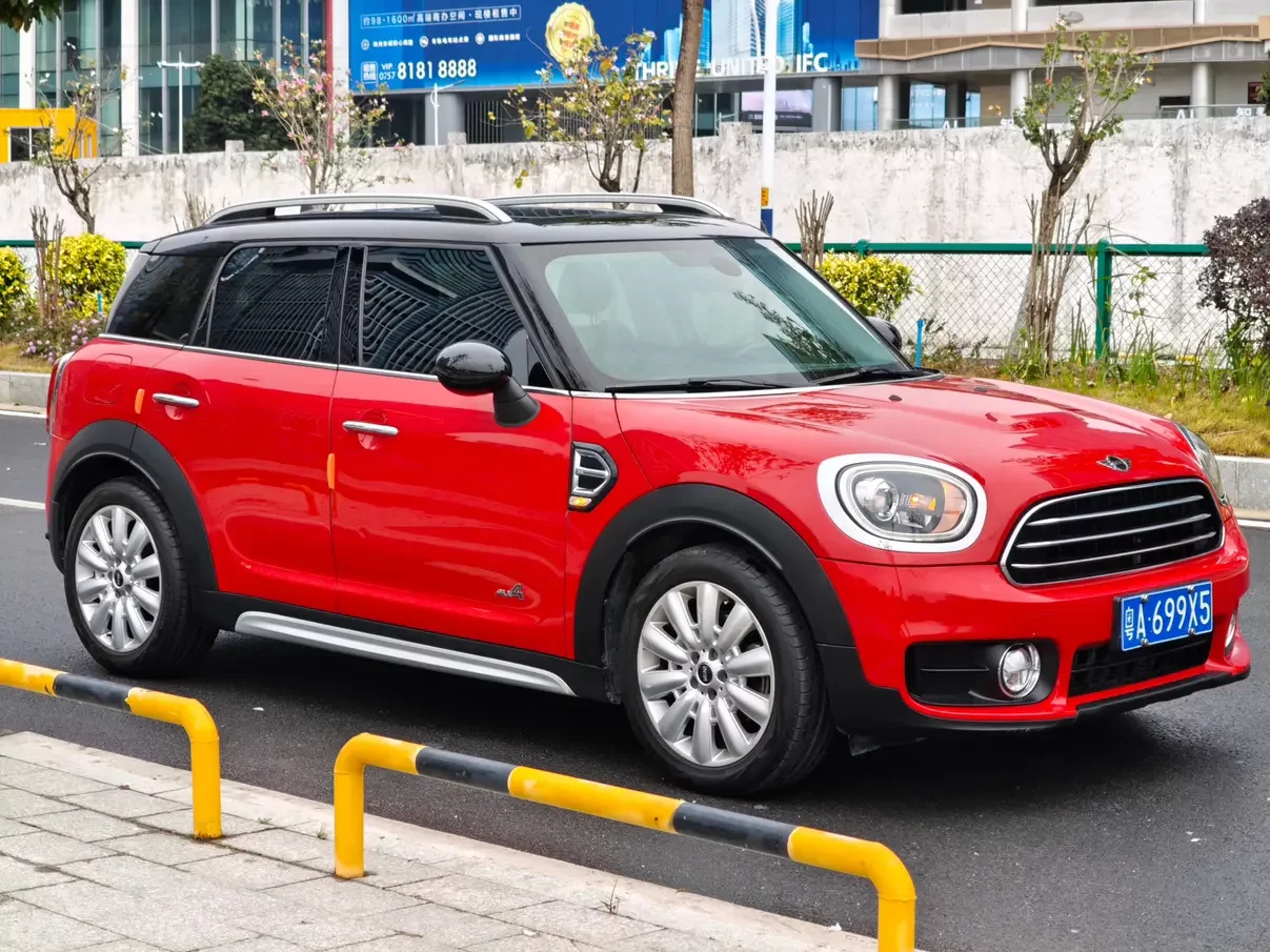 MINI COUNTRYMAN