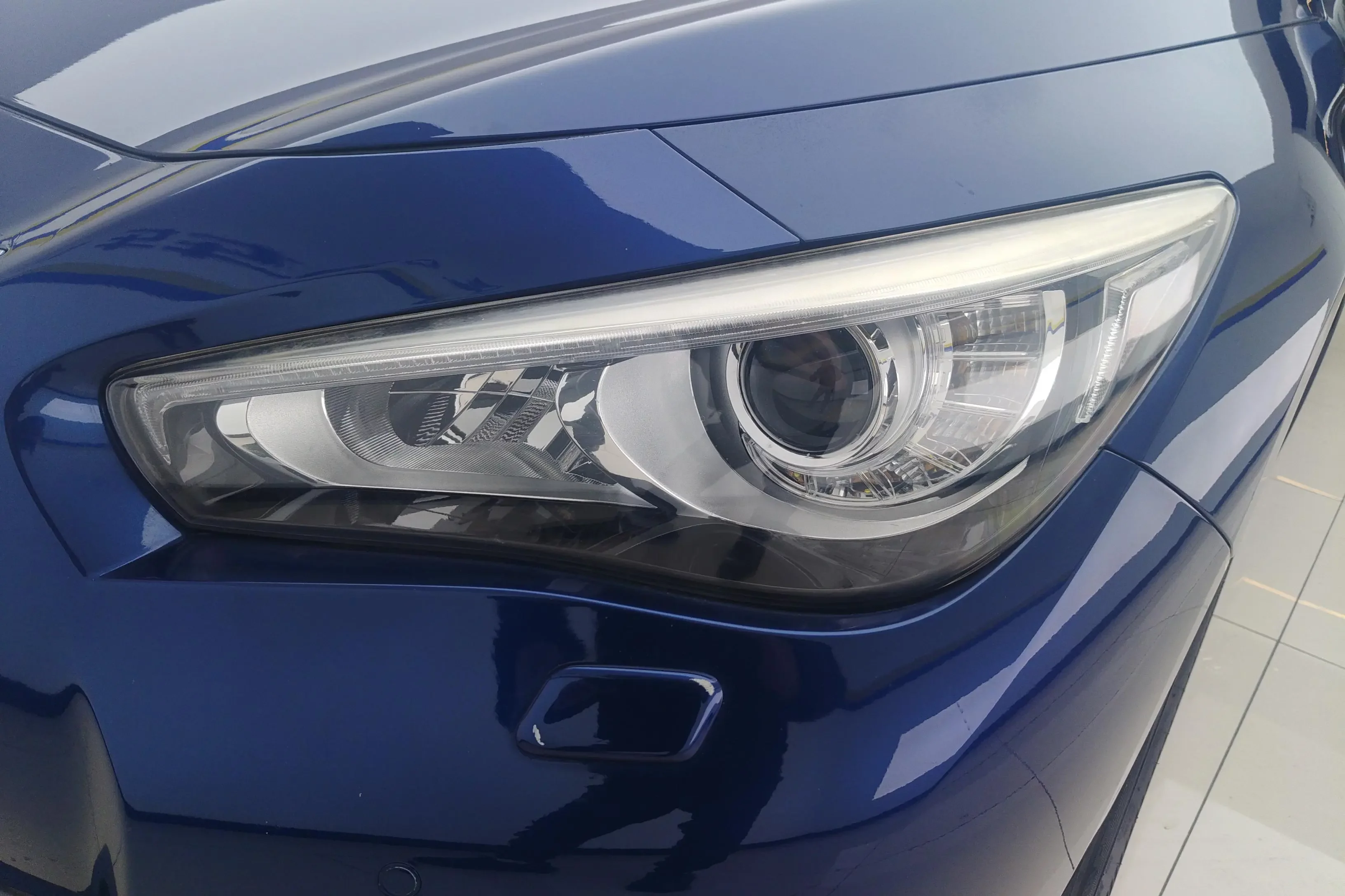 Infiniti Q50L