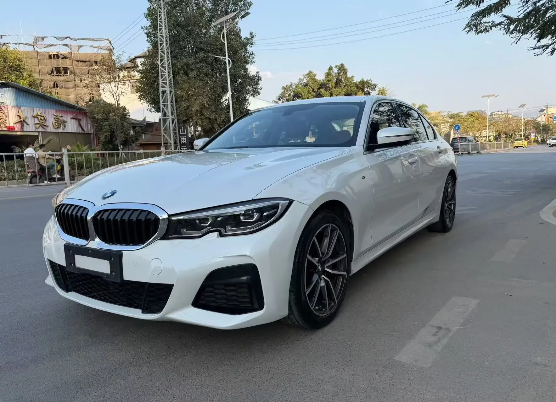 BMW 3-SERIES